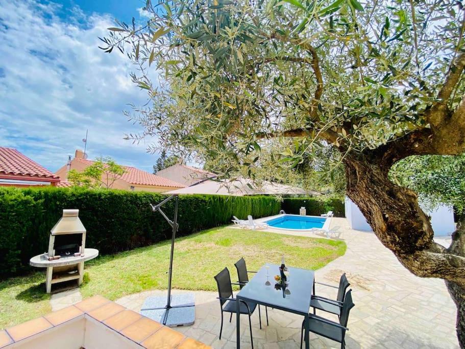 Villa Caramonte, En Costa Dorada Les Tres Cales Экстерьер фото